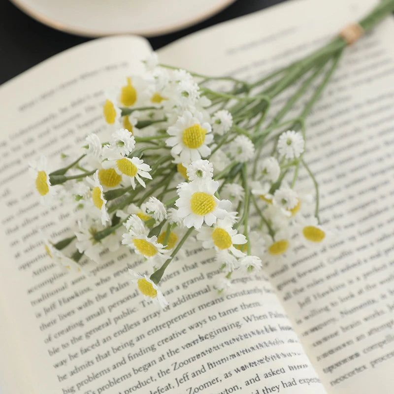 27CM Artificial Bouquet of Chamomile Countryside Fresh and Small Daisies Home Dining Table Floral Decorations Silk Flowers